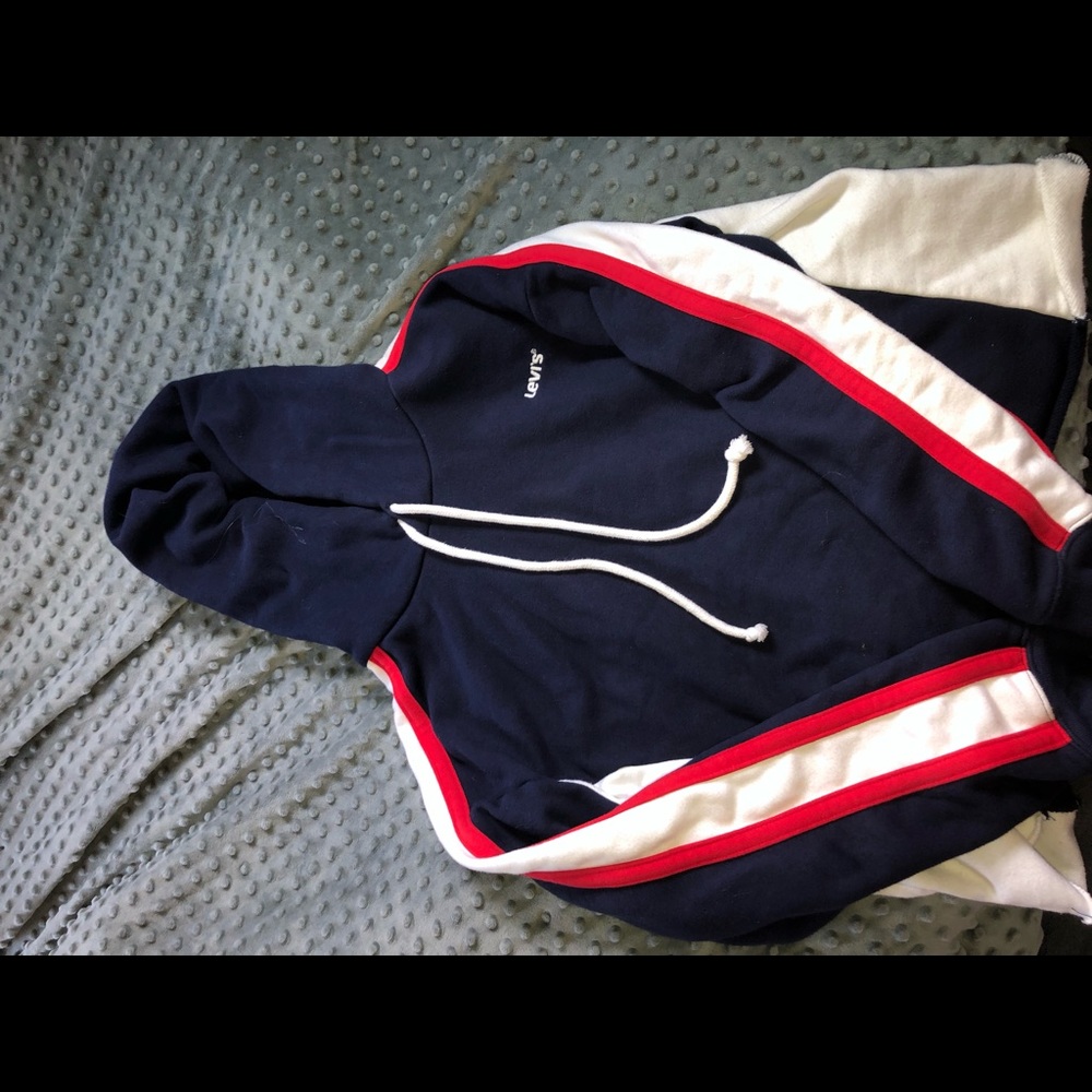 Levi’s sweatshirt